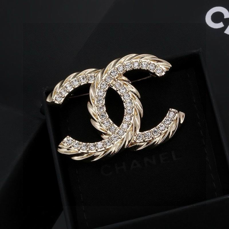 Chanel Brooch 06yxs59